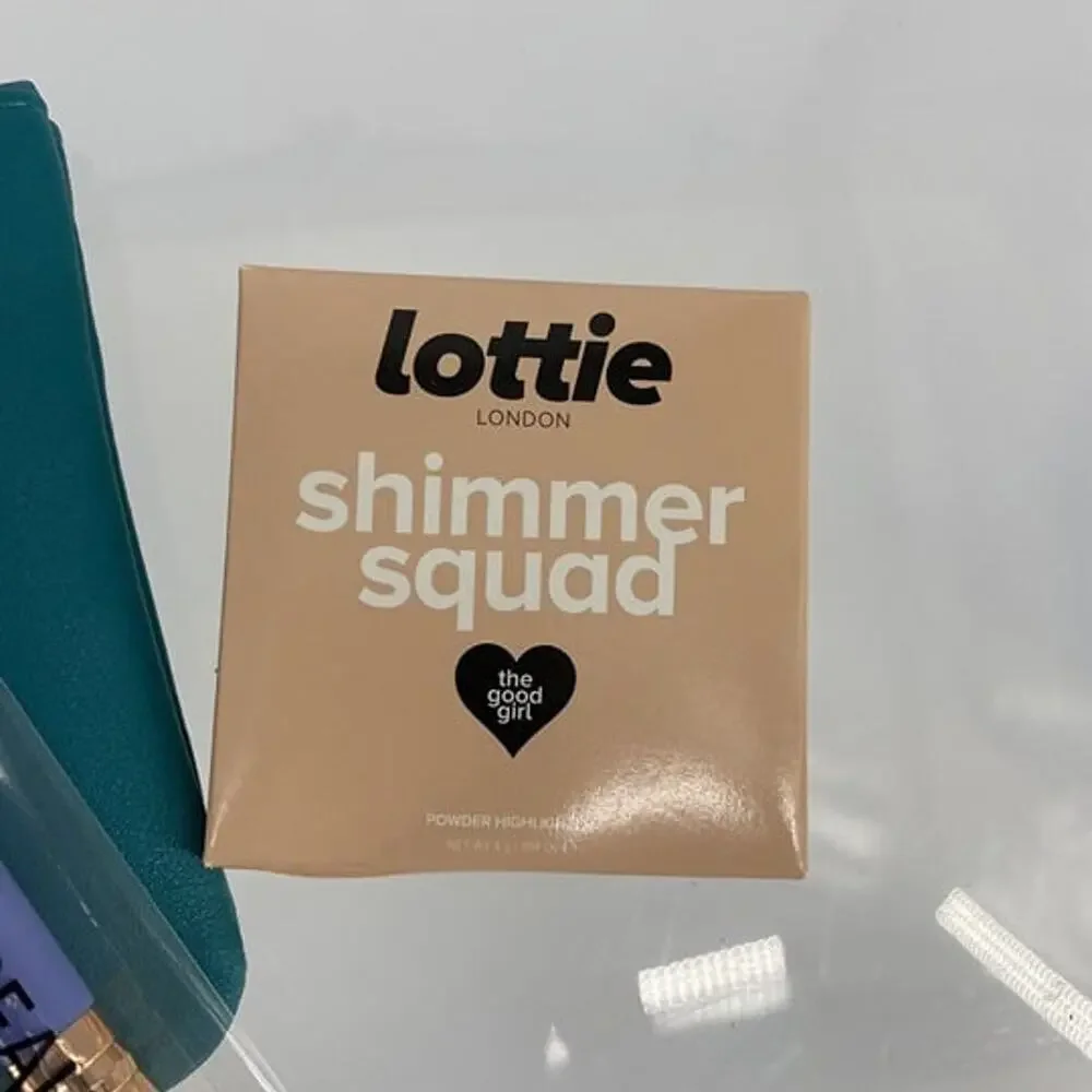 Lottie London Shimmer, Luxie Beauty Tapered Brush, Studded Bag